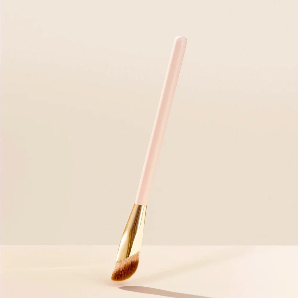NWT Rare Beauty Liquid Touch Concealer Brush